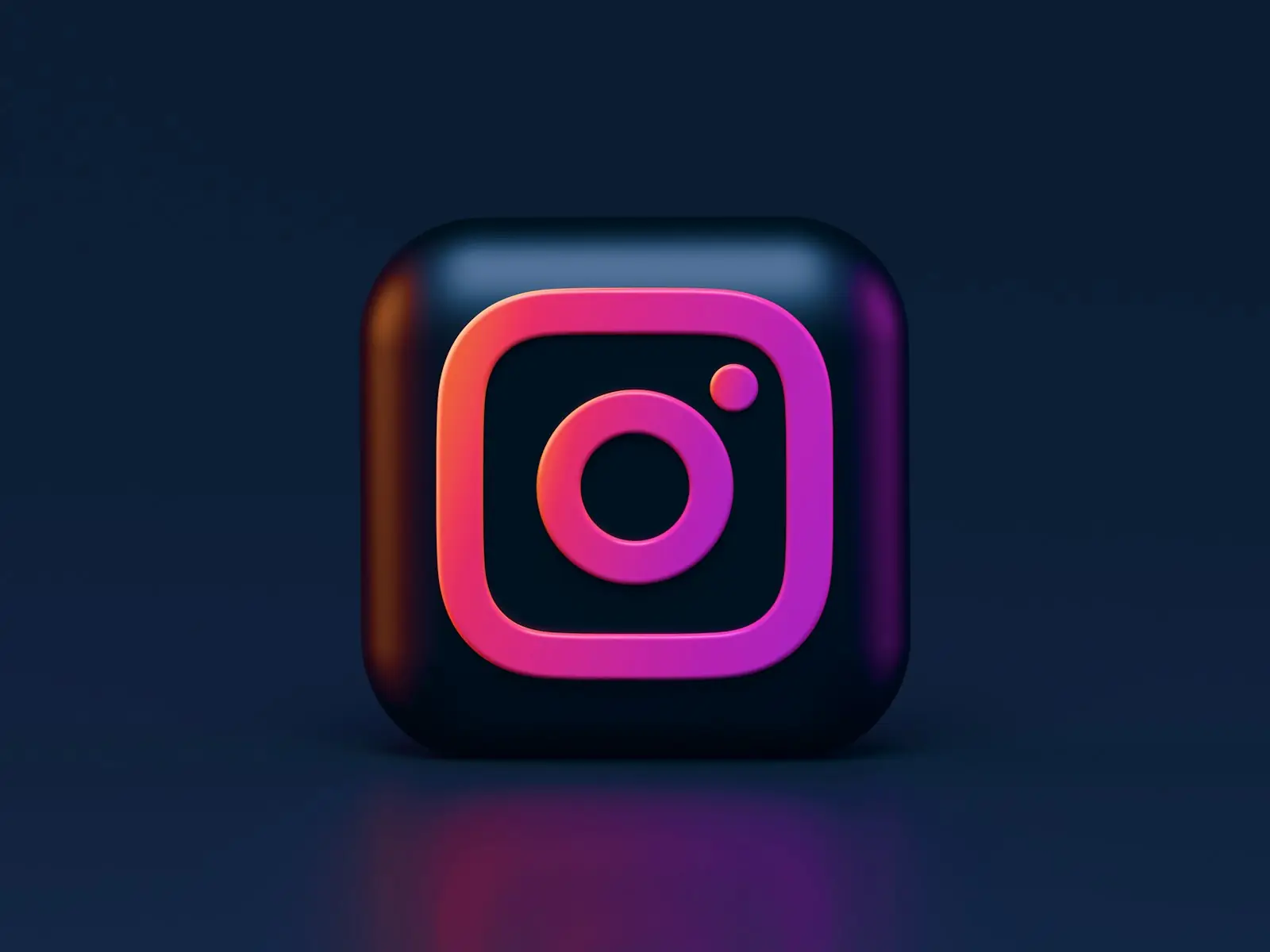 Koyu zemin üzerinde üç boyutlu Instagram simgesi